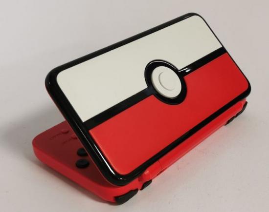 Nintendo 2DS XL Pokeball Edition
